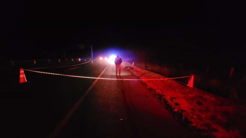 Corpo ficou às margens da rodovia; Foto: Olimar Gamarra