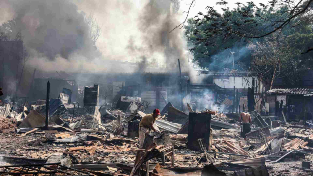 Fogo destruiu tudo em uma hora; Foto: Midiamax