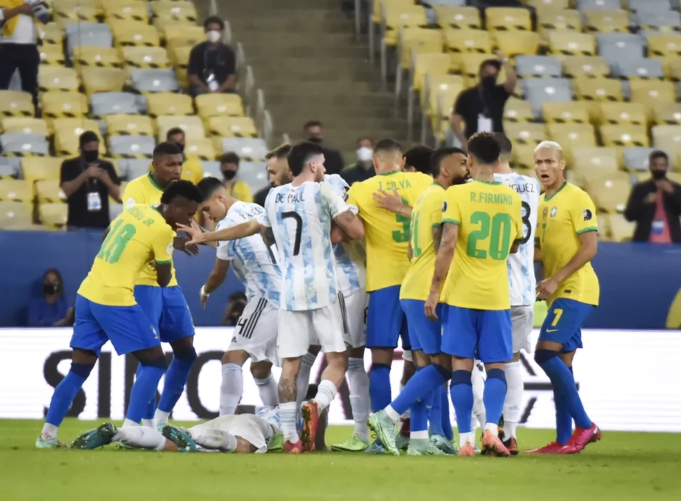 Eliminatórias: Brasil perde de 1 a 0 para Argentina no Maracanã