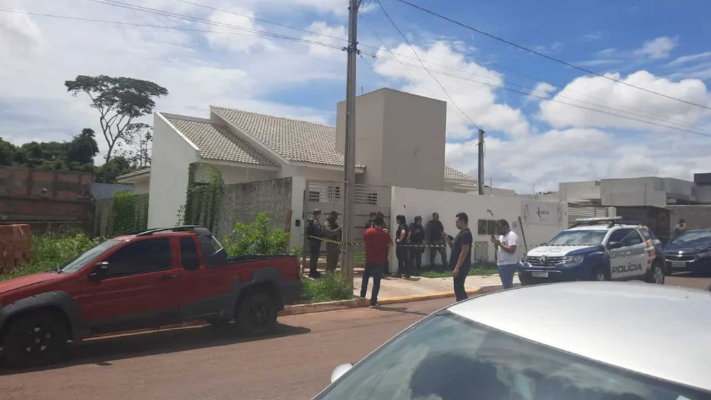 Homem invadiu a casa das vítimas e as atacou com uma faca; Foto: Reprodução/TV Centro América