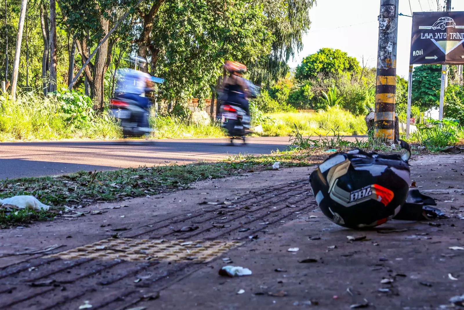 Acidente na Rua da Divisão, em Campo Grande (Nathalia Alcântara, Midiamax)