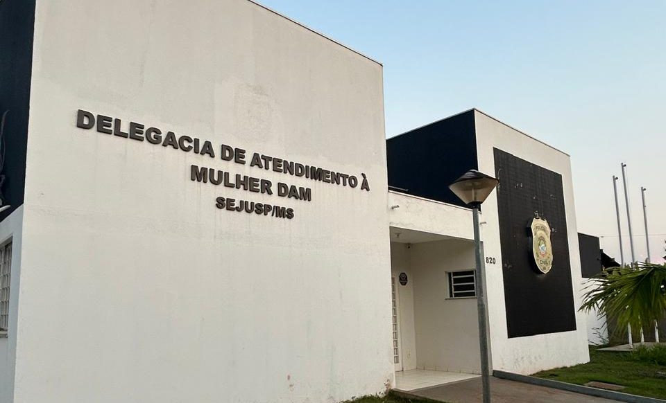 Caso é investigado pela Delegacia de Atendimento à Mulher de Dourados (Foto: Divulgação)