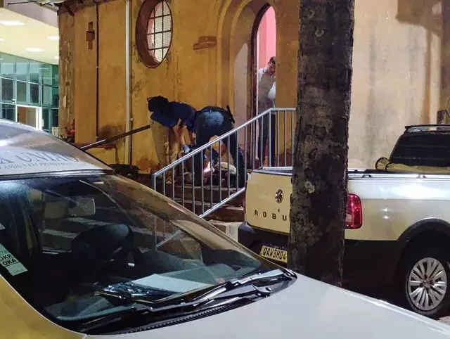 Homem chegou pedindo socorro e morreu na entrada do templo; Foto: Campo Grande News