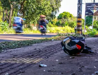 Acidente entre duas motocicletas deixa mulher morta na noite de domingo