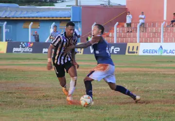 Operário (Camisa listrada) venceu o Costa Rica no Estádio Jacques da Luz e assumiu a liderança do Grupo A - Foto: Anderson Ramos/Capital News